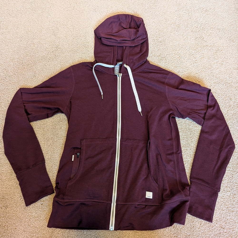 Vuori Halo Performance zip up hoodie in burgundy - Small EUC